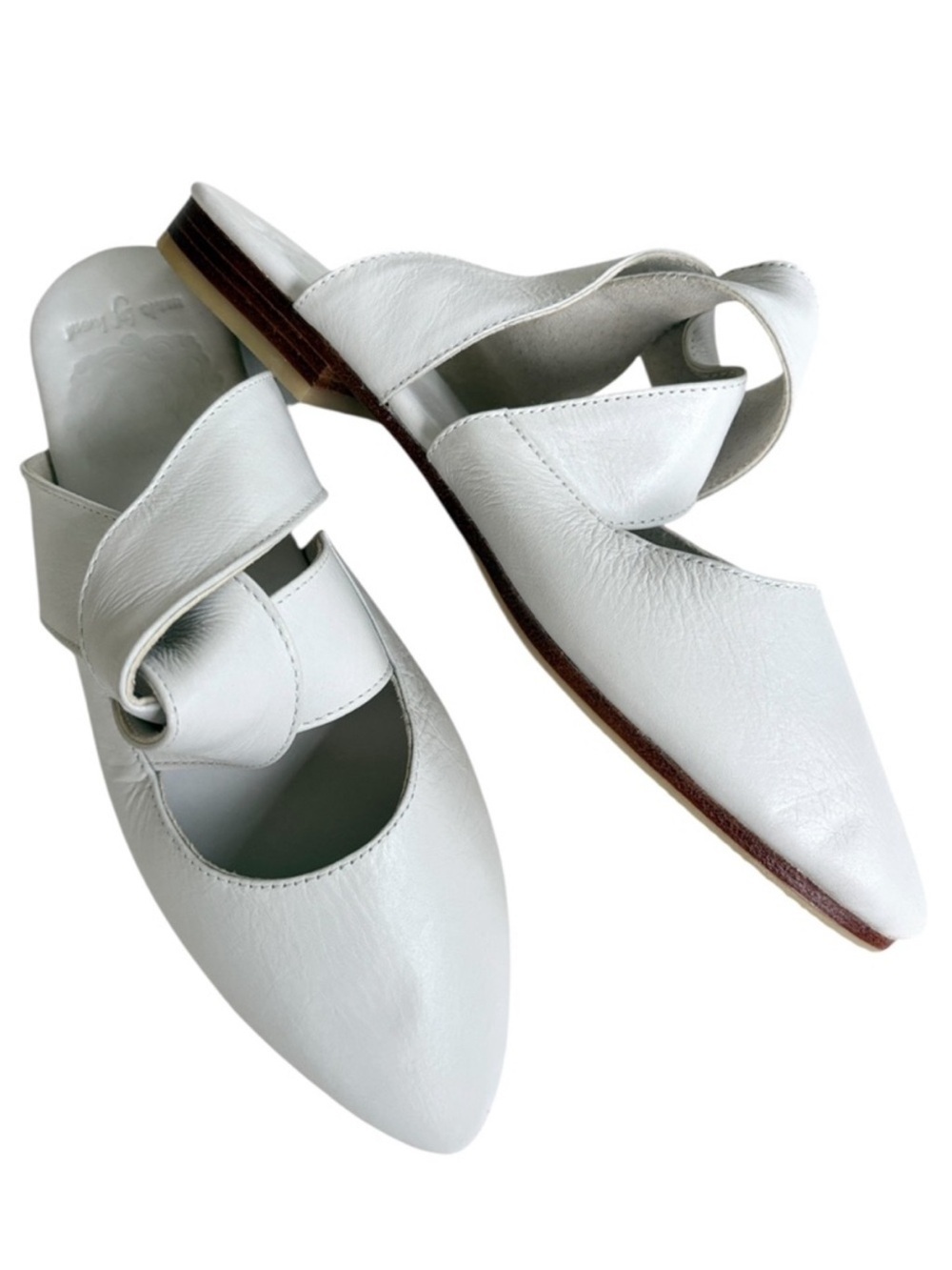 Like New ELF Leather Taj Mahal Pointed Toe Mules White Size 7.5 Retail $195.00